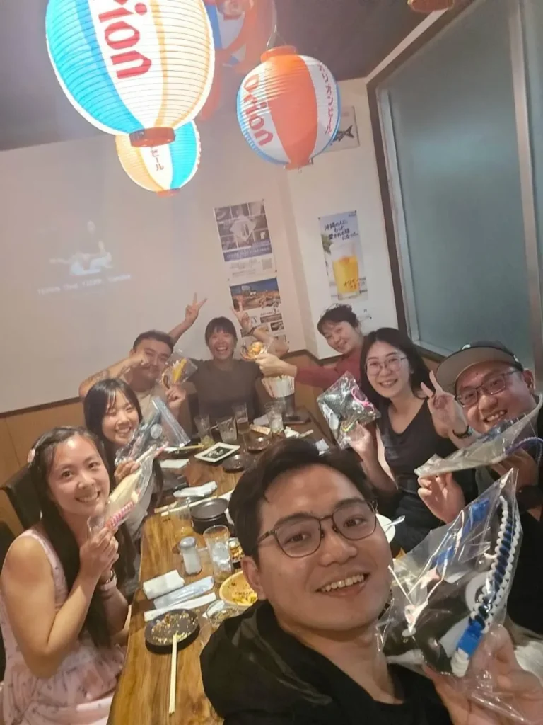 潛旅團員在石垣島居酒屋聚餐合影